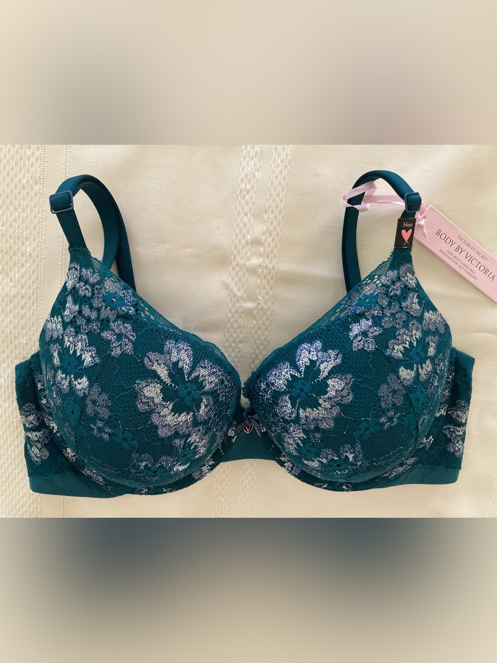 NWT Victoria’s Secret 34DD Body by Victoria Perfect Shape Bra Green Silver Lace